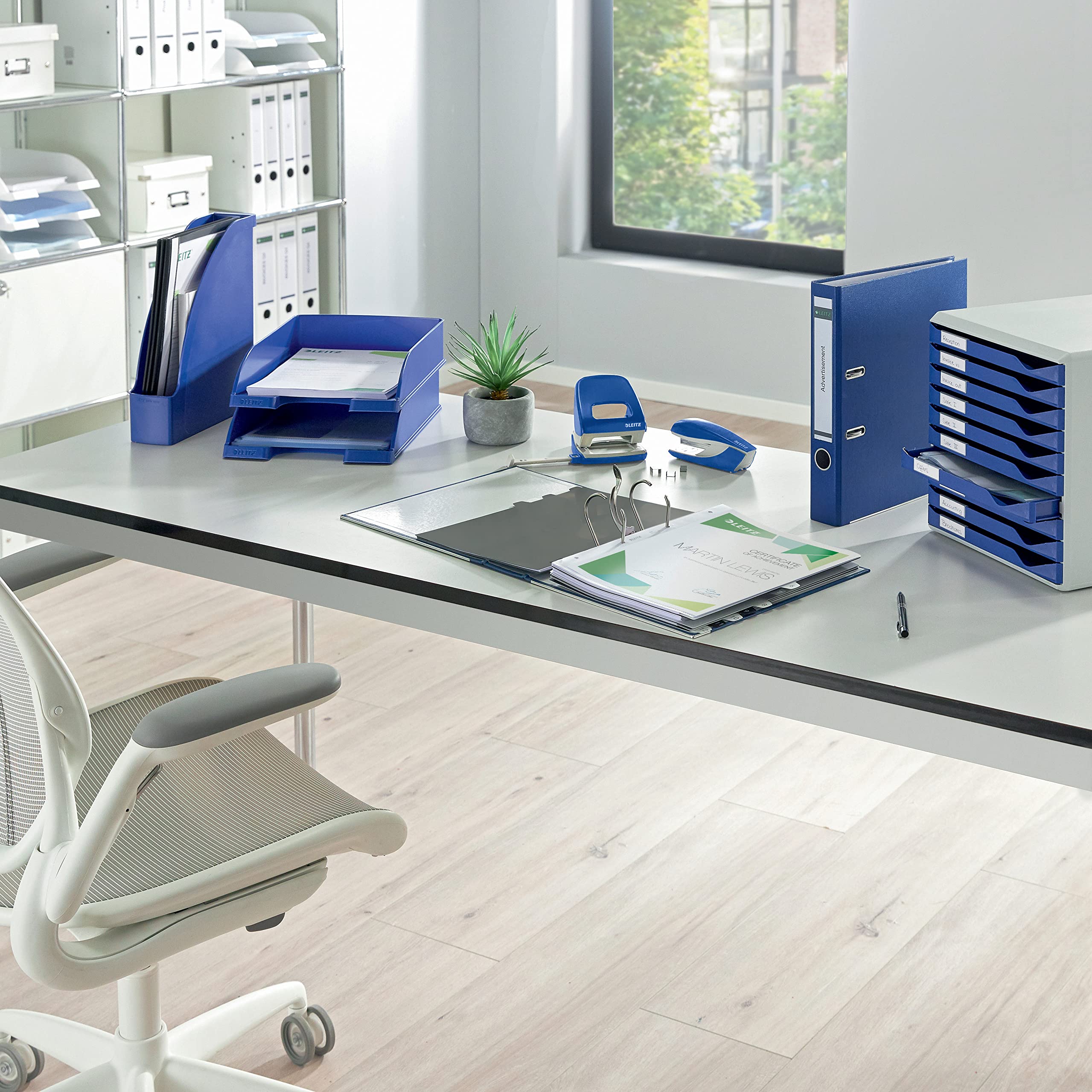 leitz-plus-briefkorb-standard-a4-5er-pack-stapelbar-blau image 6