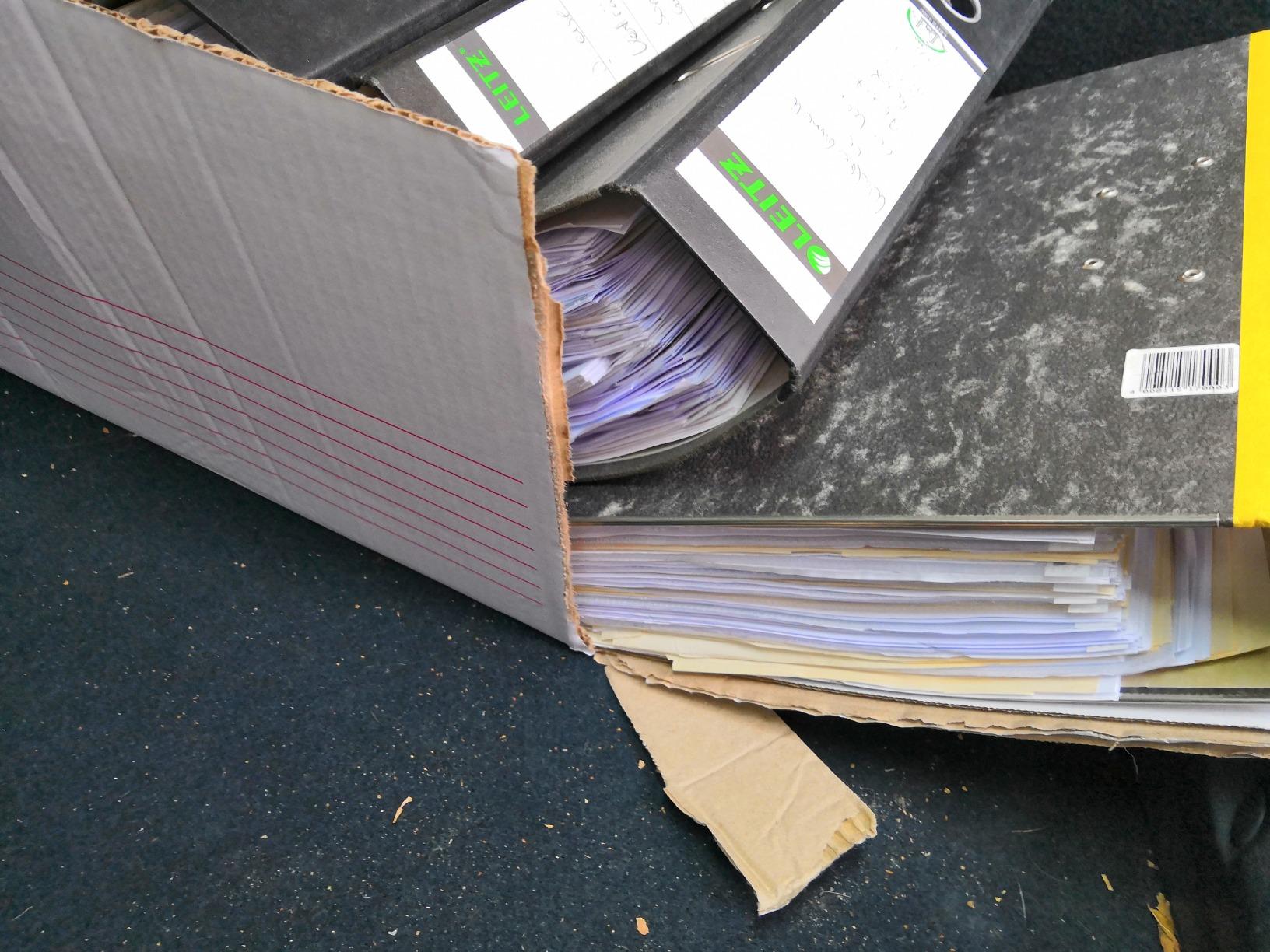 Stabiler Archivhelfer