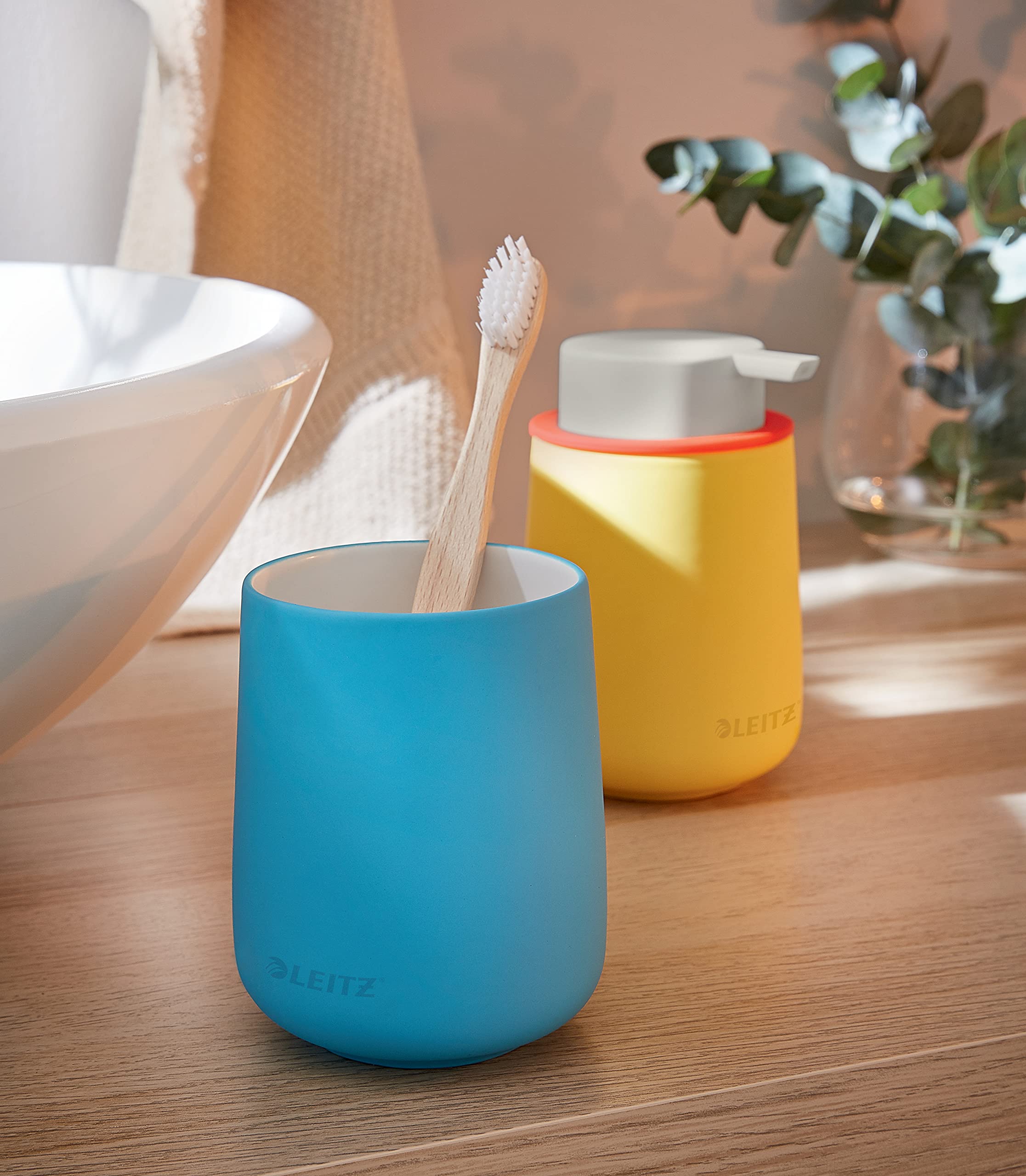 leitz-stiftek-cher-cosy-serie-53290061-stiftehalter-aus-keramik-sanftes-blau image 4