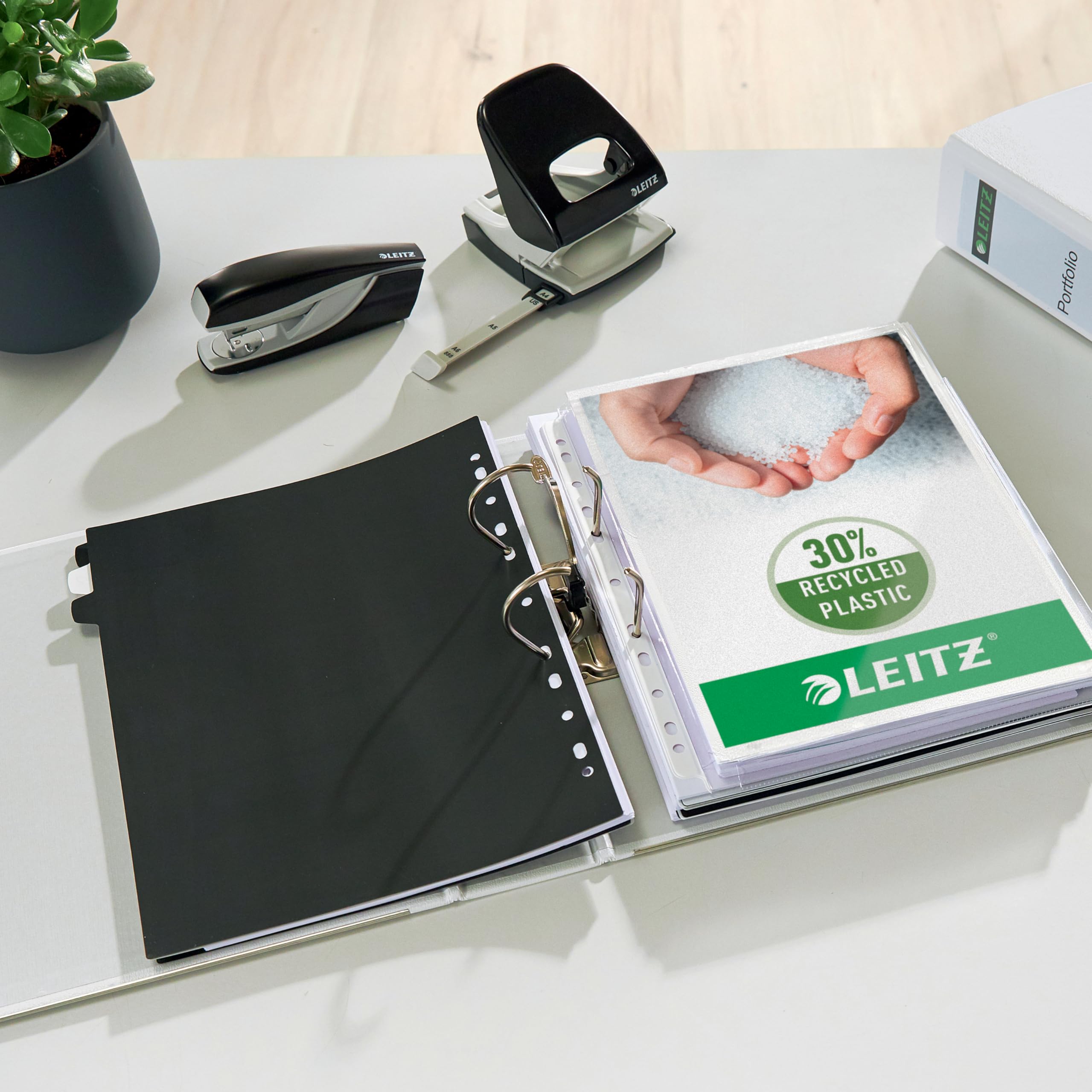 leitz-180-qualit-ts-ordner-plastik-a4-80-mm-schwarz-3er-pack image 6