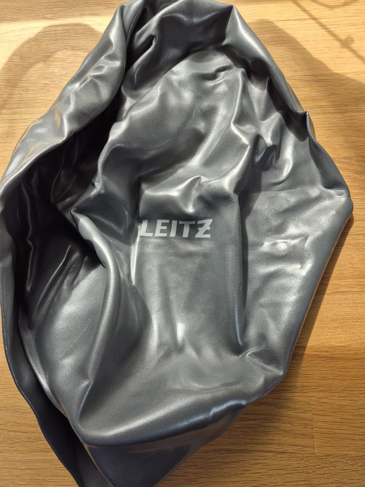 Ich sitze viel aufrechter und habe deutlich weniger Rückenschmerzen im Lendenbereich seit zwei Wochen, auch Nacken lockerer, super für Homeoffice-Alltag