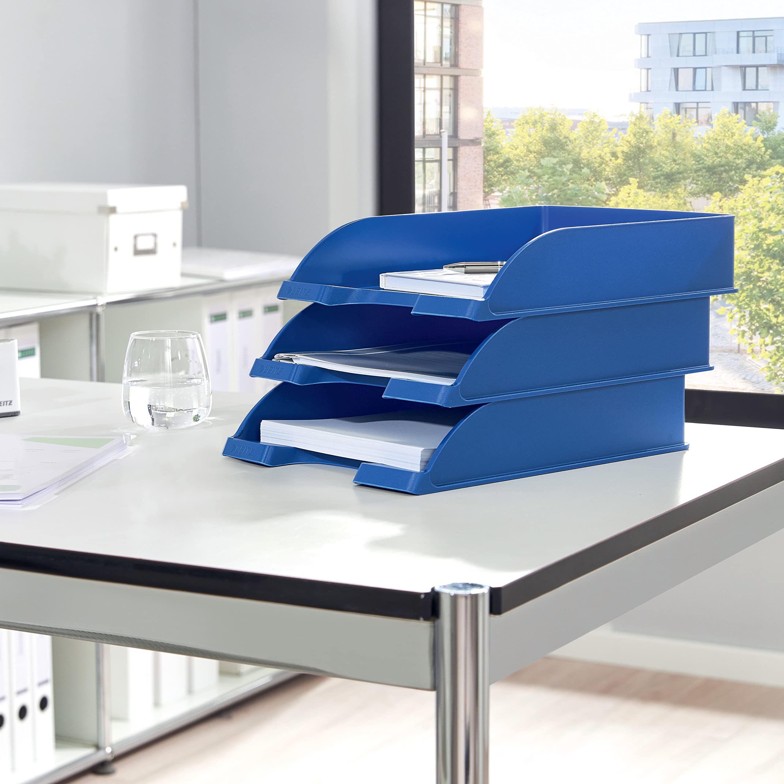 leitz-plus-briefkorb-standard-a4-5er-pack-stapelbar-blau image 2