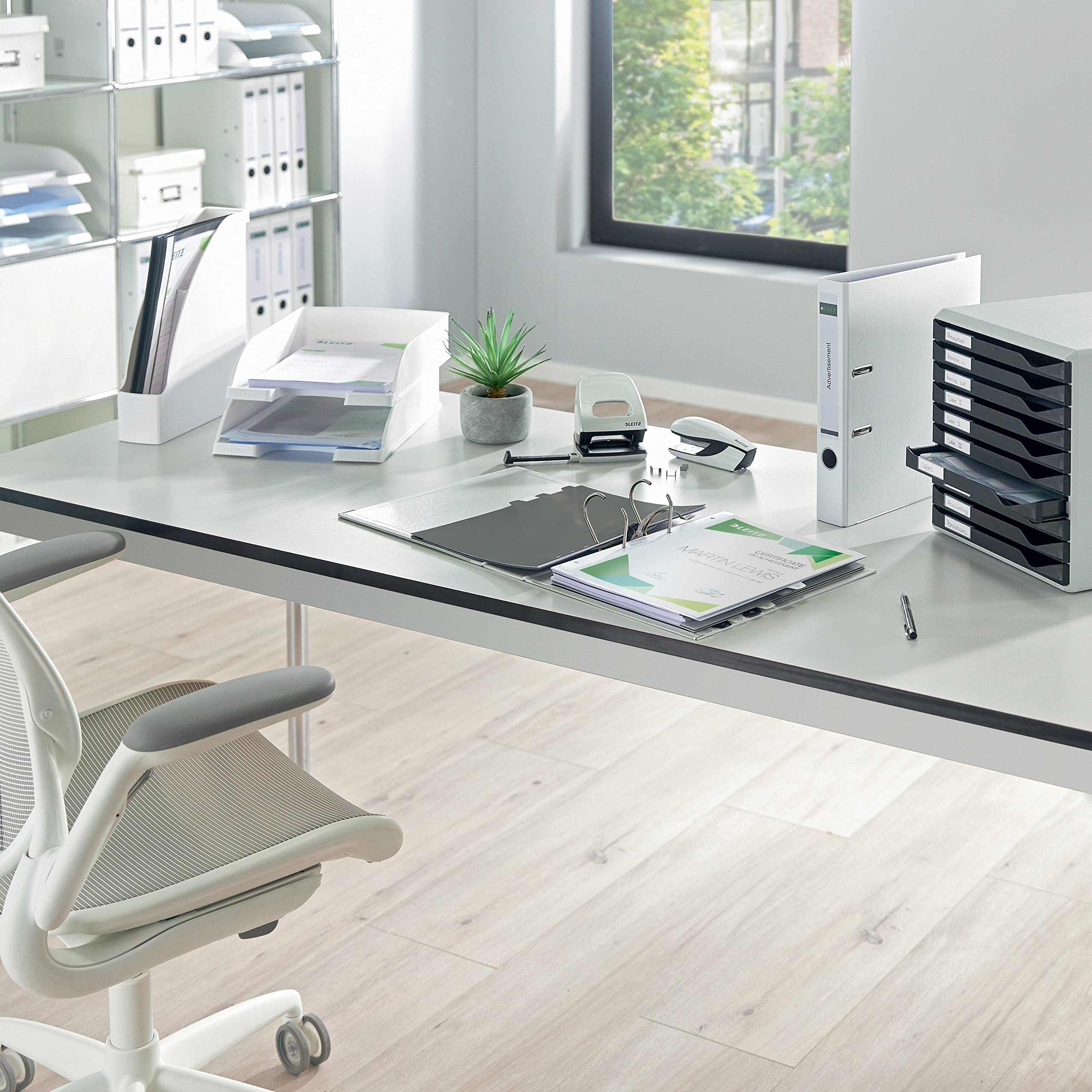 leitz-plus-briefkorb-standard-a4-briefablage-grau-52270085 image 2