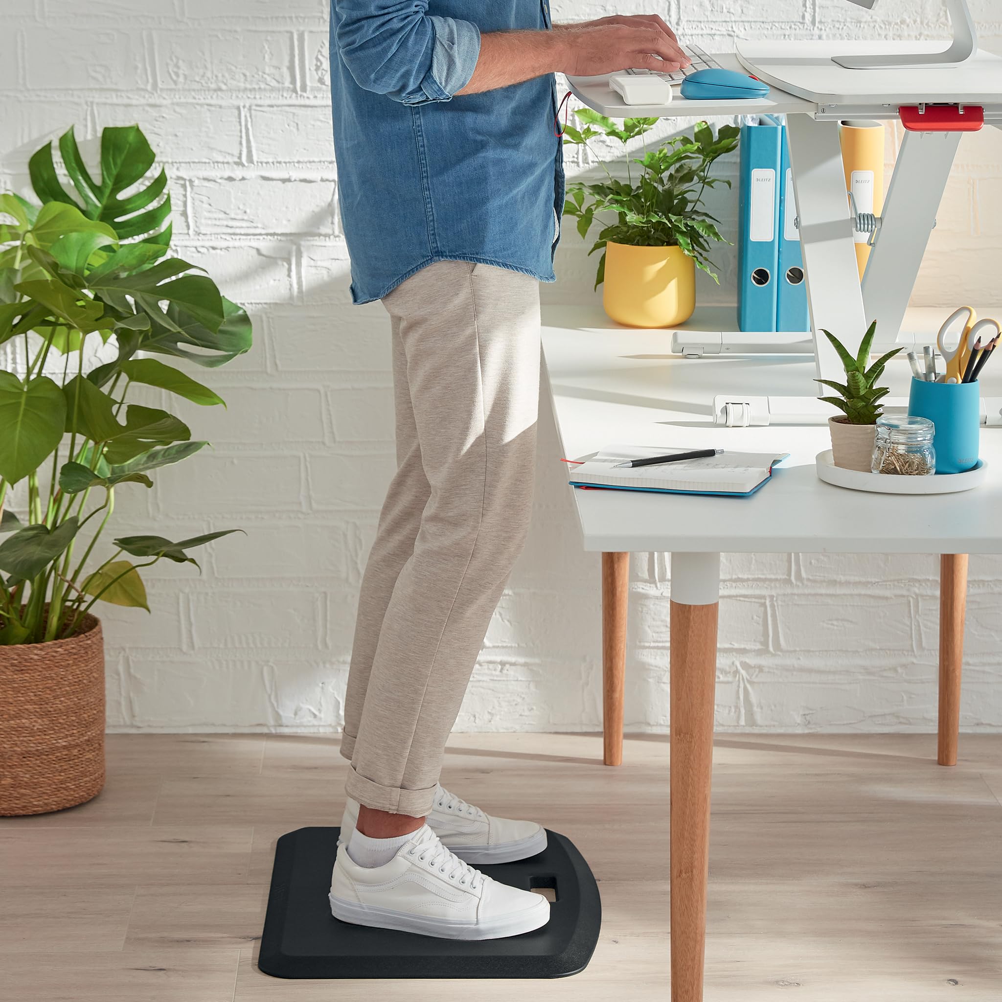 leitz-ergo-cosy-anti-erm-dungsmatte-457x560mm-grau-53690089 image 6